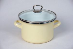 Кастрюля "бежевая"