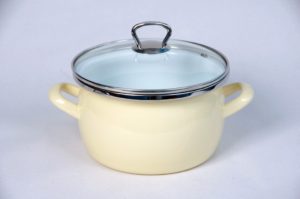 Кастрюля "бежевая"