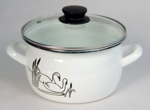 Кастрюля сфера белая с деколью «Лебеди»